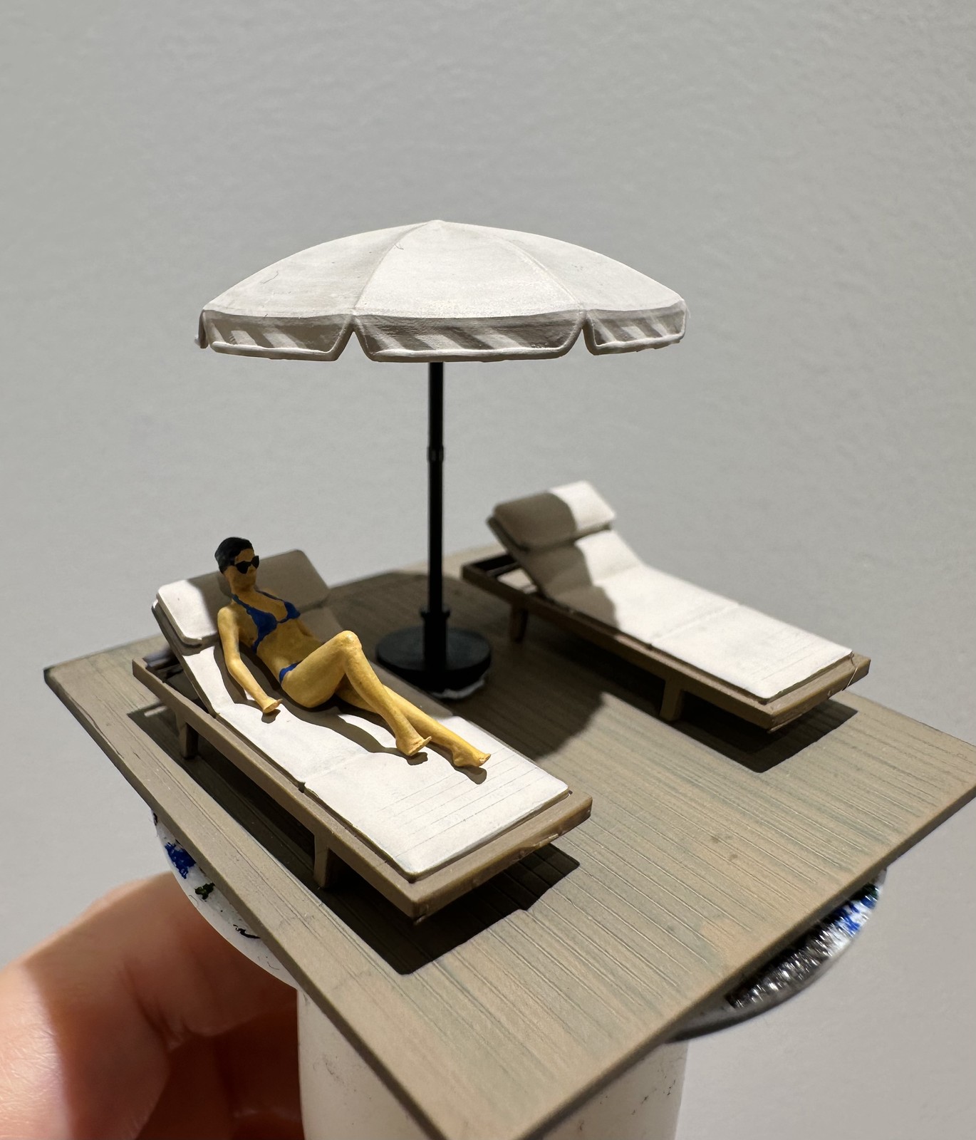 Diorama 1/64 Sun Bathing Micro - огляд і ціна Tools Workshop For Kids